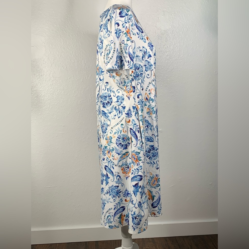 Ultimate Softy Dress - Picture 2 of 9